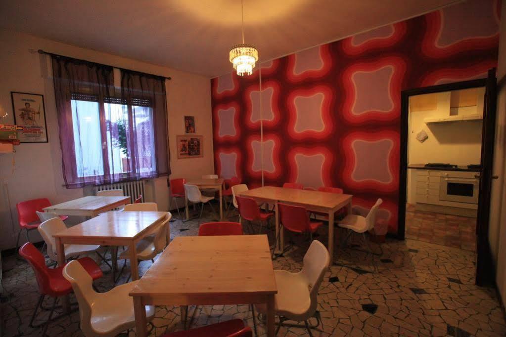 Sunflower Student & Bar Auberge de jeunesse Rimini