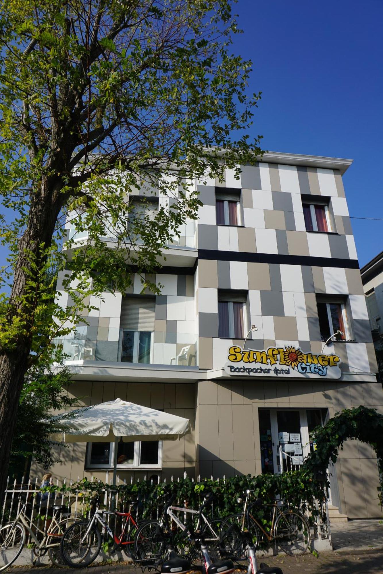 Ostello Sunflower Student & Bar Rimini