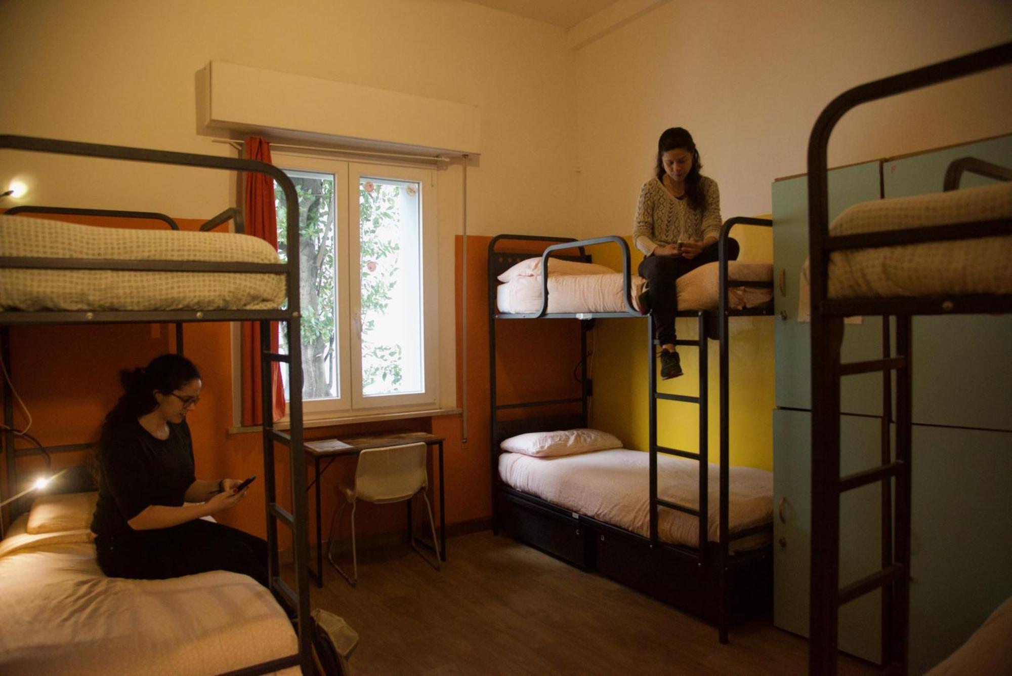 Sunflower Student & Bar Ostello Rimini