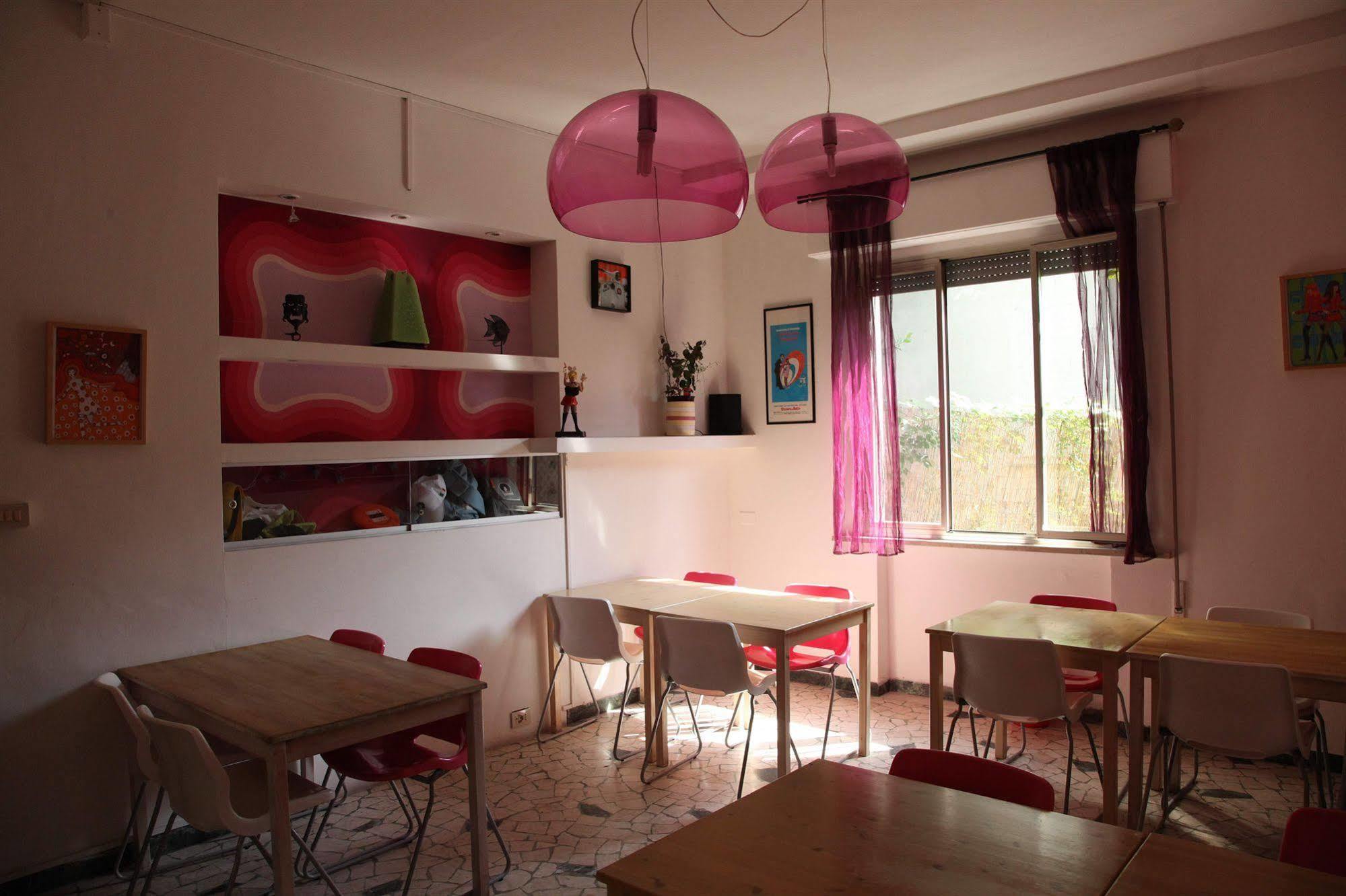 Ostello Sunflower Student & Bar *