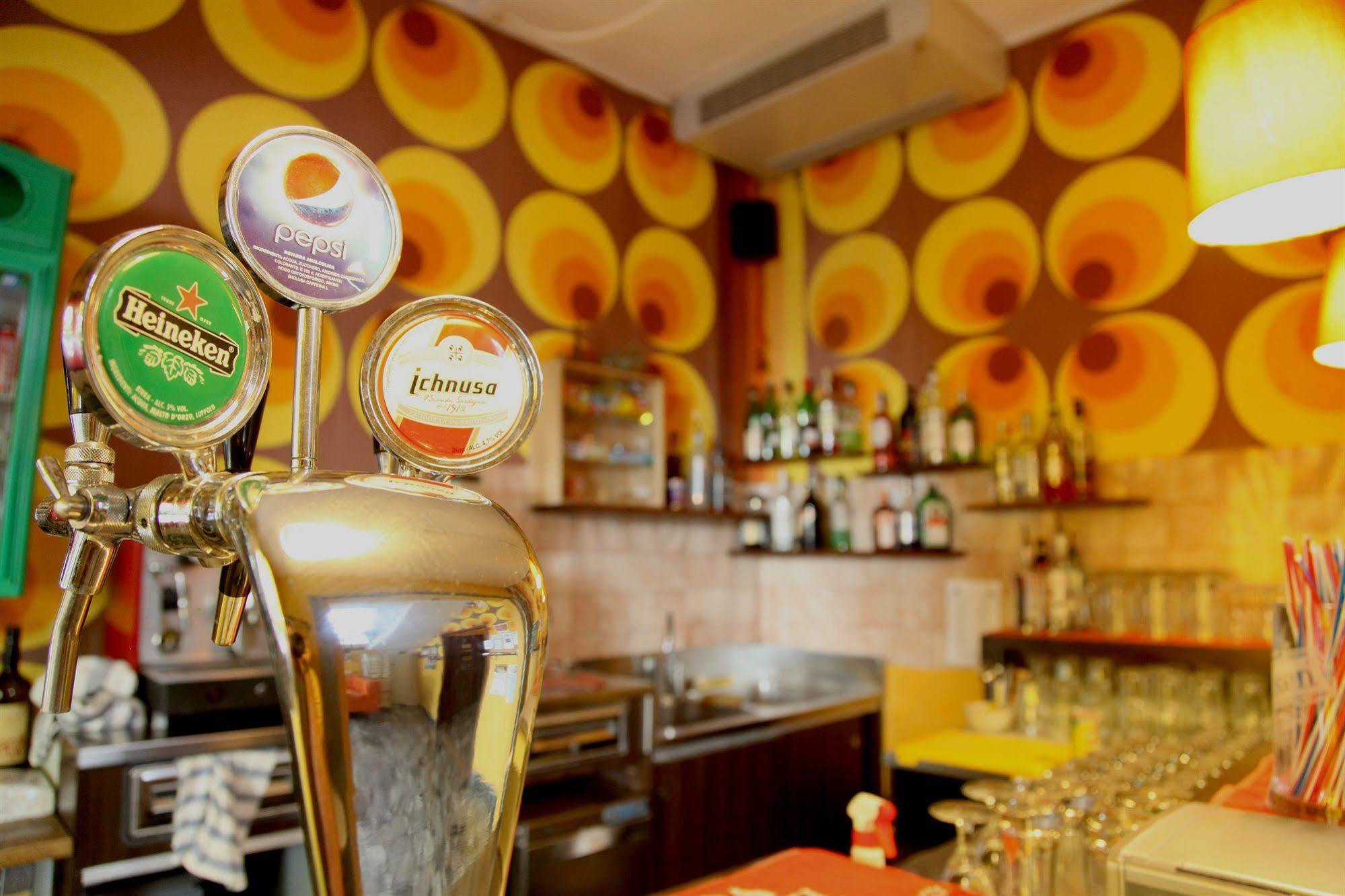 Sunflower Student & Bar *
